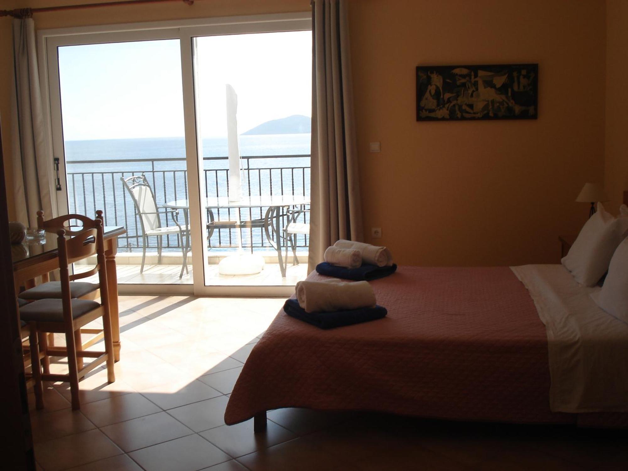 Mema'S Apartment Agia Efimia Dış mekan fotoğraf