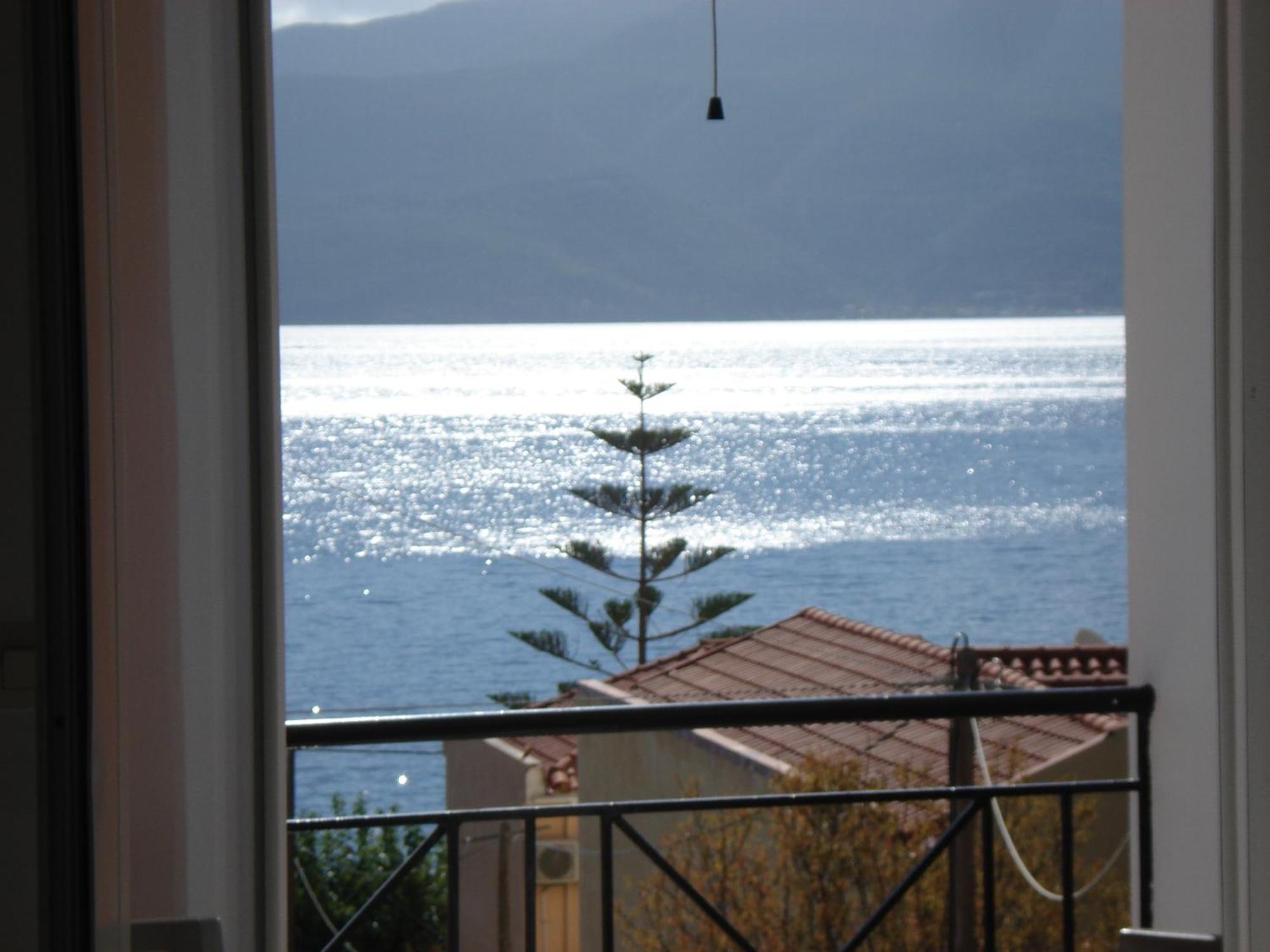 Mema'S Apartment Agia Efimia Dış mekan fotoğraf