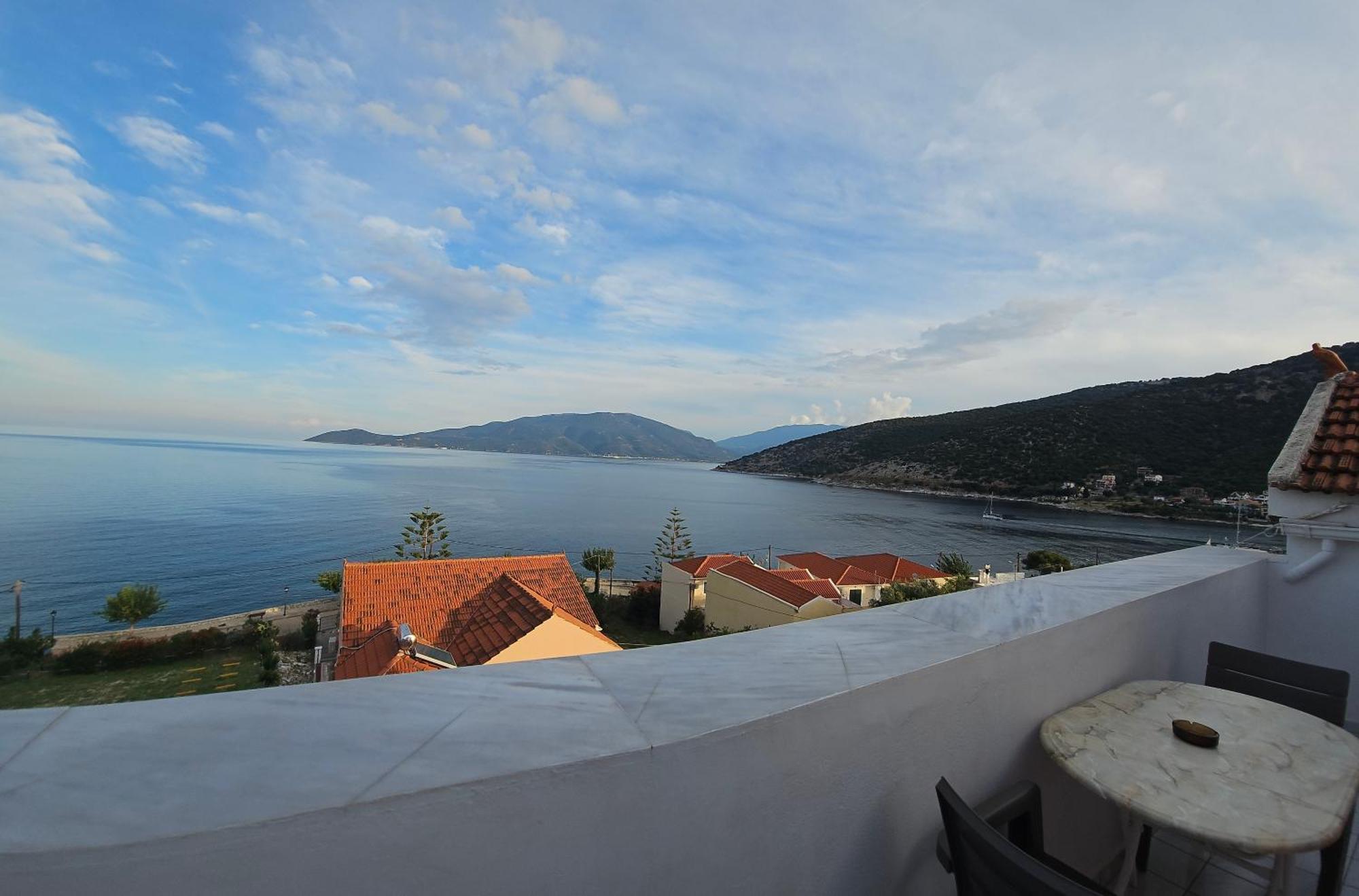 Mema'S Apartment Agia Efimia Oda fotoğraf