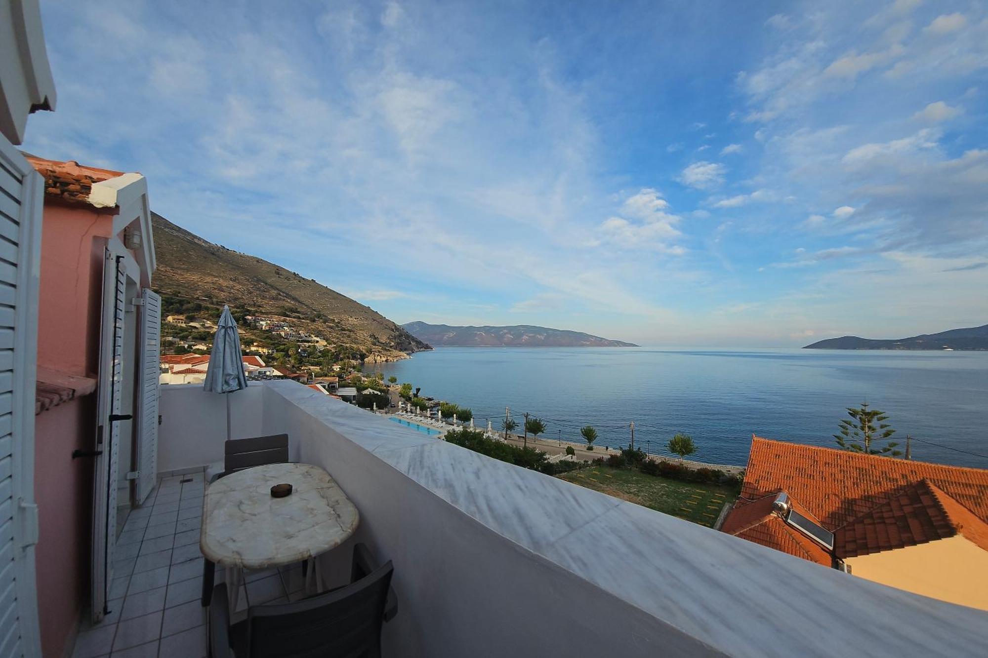 Mema'S Apartment Agia Efimia Oda fotoğraf