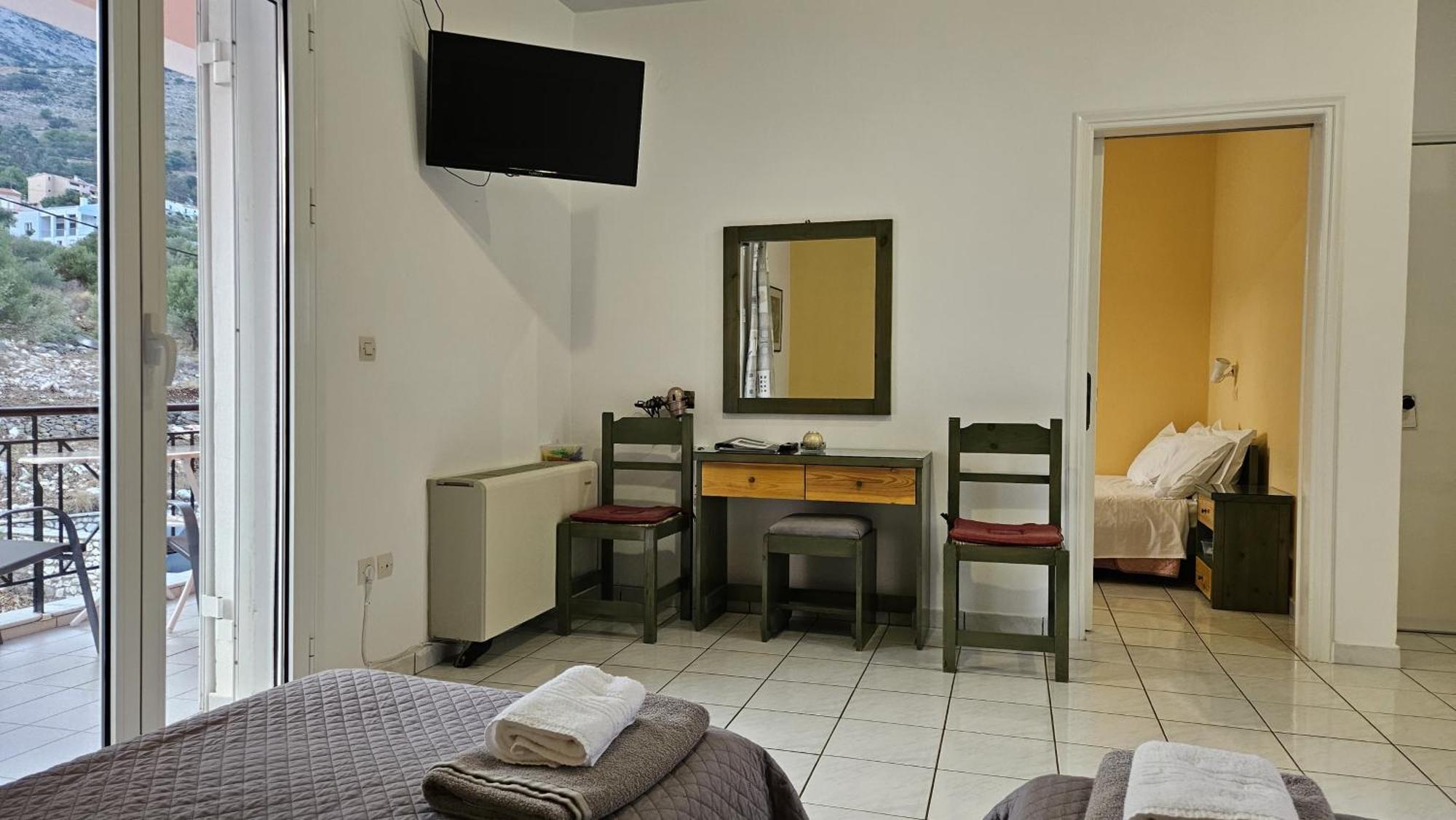 Mema'S Apartment Agia Efimia Oda fotoğraf