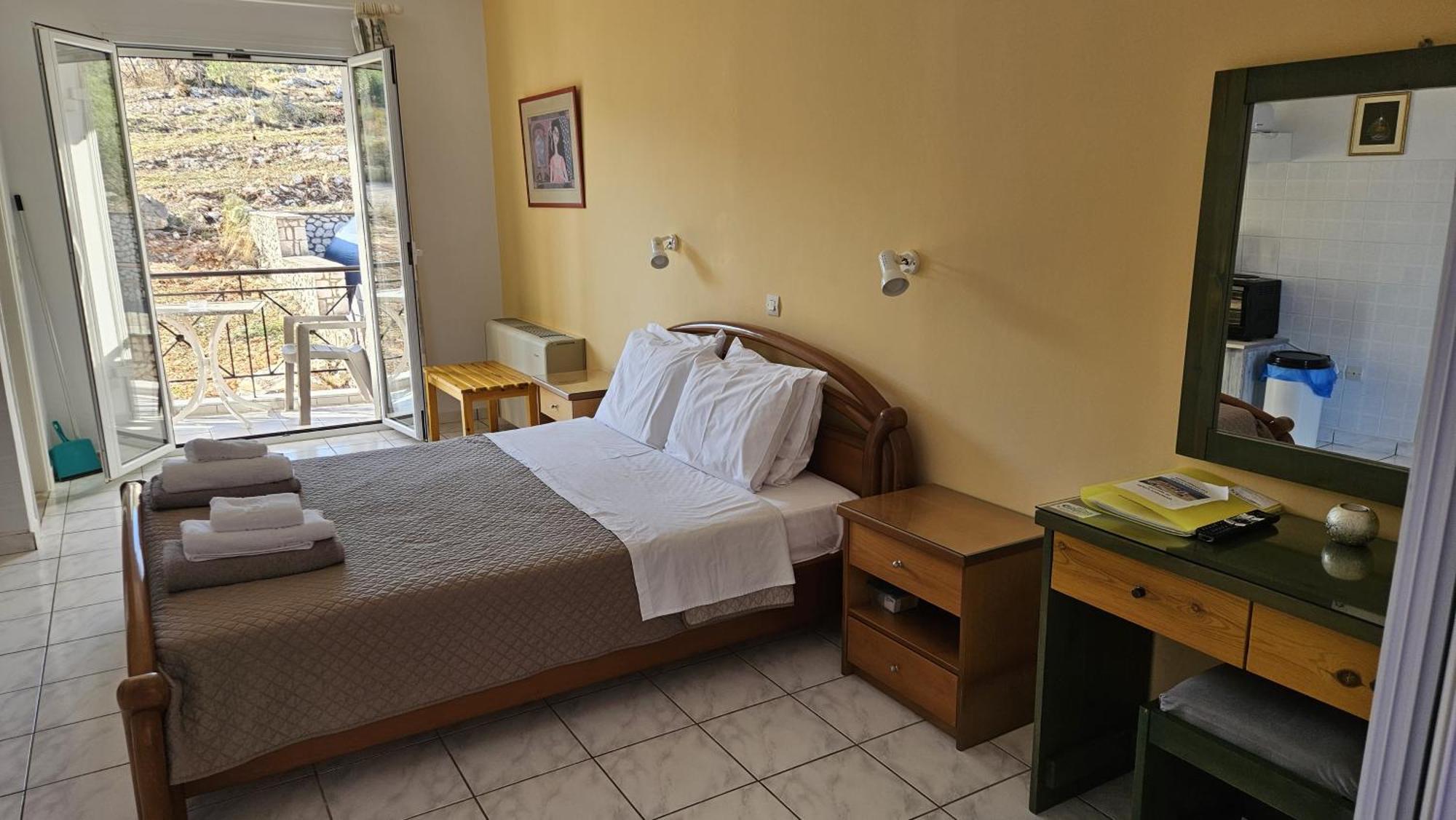 Mema'S Apartment Agia Efimia Oda fotoğraf