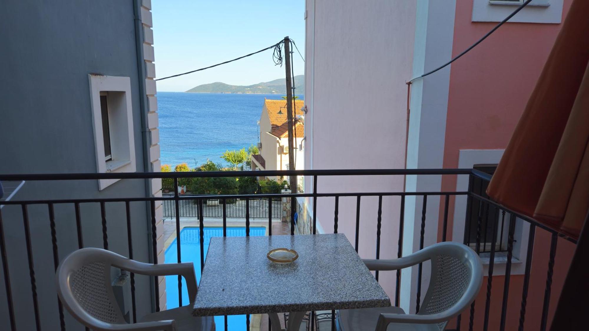 Mema'S Apartment Agia Efimia Oda fotoğraf