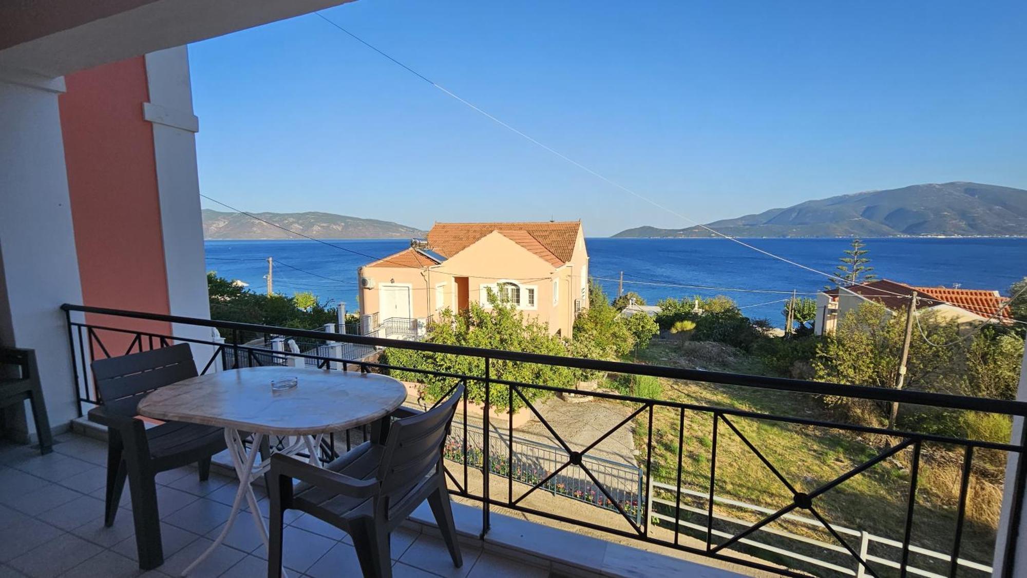 Mema'S Apartment Agia Efimia Oda fotoğraf